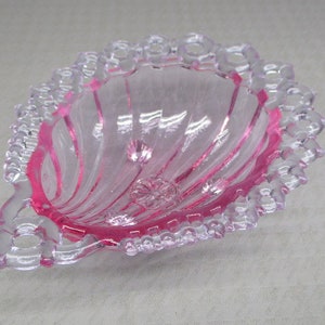 Fenton lace edge trinket dish in an intersting pink color (1506B)