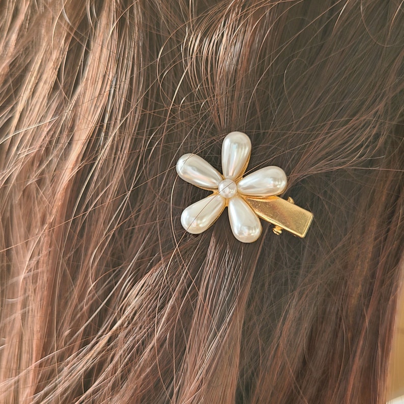 Pearl flower small hair clip fringe clip bridal hair accessory cute tine white flower hair clips