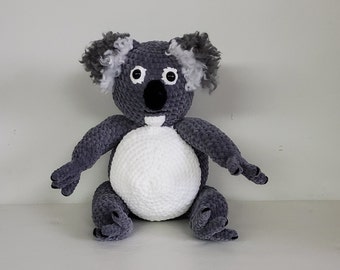 Koala gris/blanc/ Animal en peluche au Crochet/Animal en peluche fait à la main/Cadeau de nouveau-né/Cadeau de douche de bébé/Cadeau de bébé personnalisé/