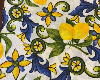 Italiaans tafelkleed met citroen - Made in Italy - mediterrane bloemenprint, levendig geel en blauw patroon, decoratie terras of keuken