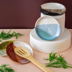 Handmade Ceramic Spoon Rest: Modern Glazed Stoneware Utensil Holder