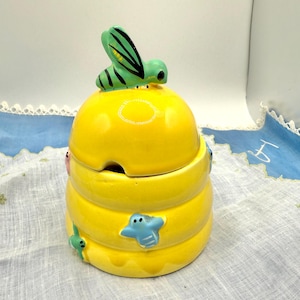 Vintage Yellow Beehive Lidded Ceramic Honey Pot for Serving Honey or Sugar
