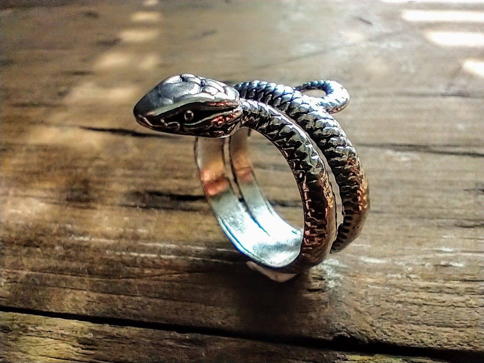 Gothic style snake ring. Pewter. Etsy