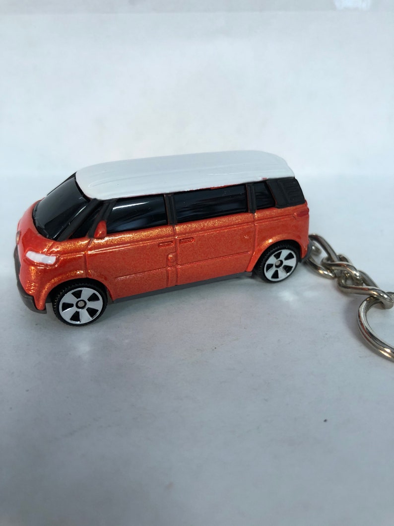 Volkswagen MicroBus Keychain Key Ring and chain chrome