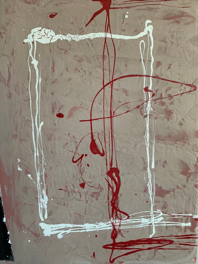Puede incluir: Pintura abstracta con un marco blanco y l&iacute;neas rojas sobre un fondo beige texturizado.
