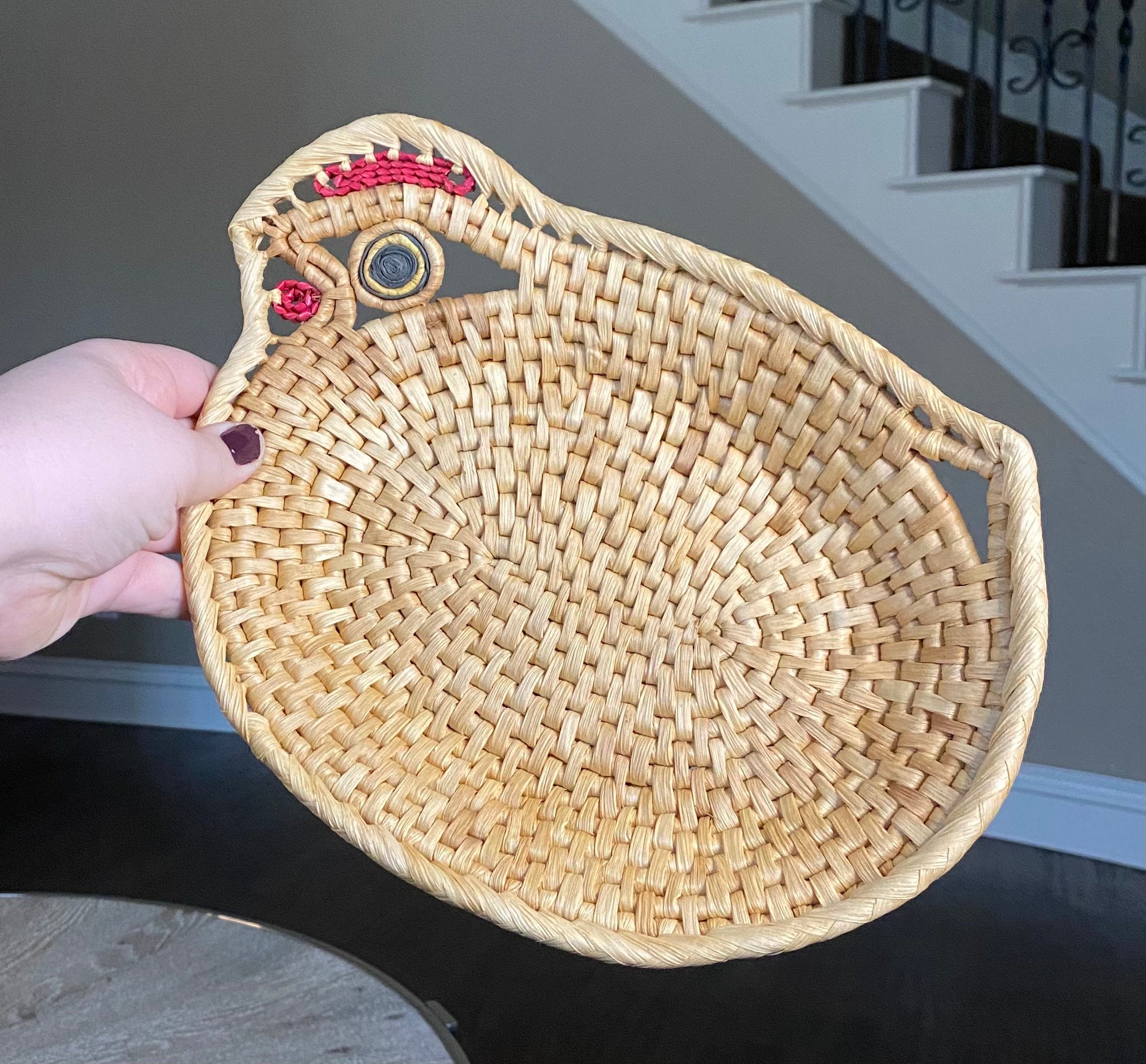 Vintage woven chickenshaped basket // unique basket wall Etsy