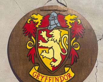 Gryffindor Türschild | Harry Potter Türschild aus Holz | Hogwarts Haus Dekor | Zauberer Raum Dekor | Geschenk für Potter Fans | Kinderzimmer Zeichen