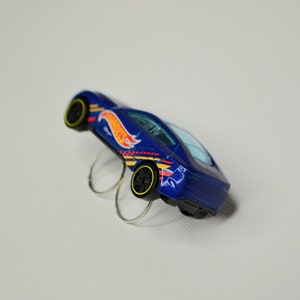 Anillo de coche azul / Anillo de coche de juguete / Anillos divertidos / Anillos geniales / Anillo llamativo / Regalo para ella / Amante de los coches / Anillo de coche / Regalo para entusiastas de los engranajes / Anillos atrevidos