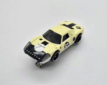 赤い車のバレッタ / おもちゃの車のバレッタ / レースカーの 赤い車のバレッタ / おもちゃの車のバレッタ / レースカーの