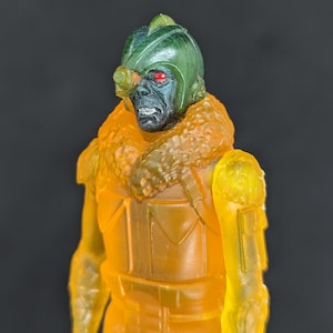 Apocalyptico Snowtar by Tiddy Bean Toys 1 of 4. Hand molded and cast. 2 points of magnetic articulation. Double cast head, glows in the dark