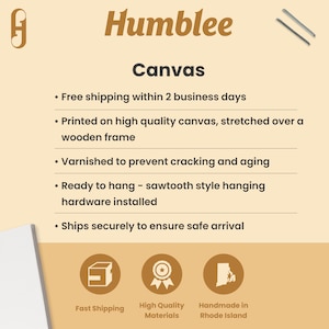 Puede incluir: Una ilustraci&oacute;n gr&aacute;fica de una impresi&oacute;n en lienzo con el texto "Humblee Canvas" y una lista de caracter&iacute;sticas que incluyen env&iacute;o gratuito, lienzo de alta calidad, estirado sobre un marco de madera, barnizado para evitar grietas y envejecimiento, listo para colgar con un sistema de suspensi&oacute;n de dientes de sierra instalado, y se env&iacute;a de forma segura para garantizar una llegada segura. El gr&aacute;fico tambi&eacute;n incluye tres iconos: una caja con una marca de verificaci&oacute;n, una estrella con una cinta y un mapa de Rhode Island.