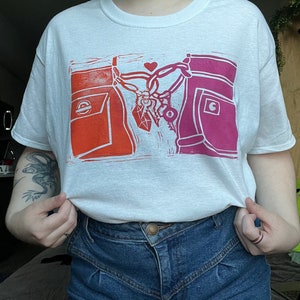 Lesbian Pride Carabiner Print T-Shirt