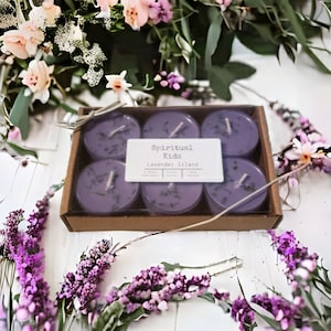Lavender Island All Natural Soy Wax Tealights Hand Poured with Fragrant/Essential Oils and Dried Lavender | Floral Scent | Wedding Favors |