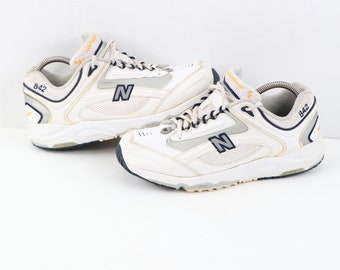 old white new balance shoes