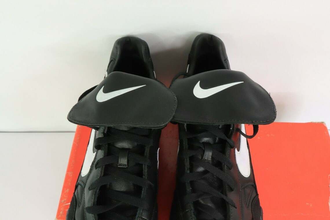 nike tiempo classics