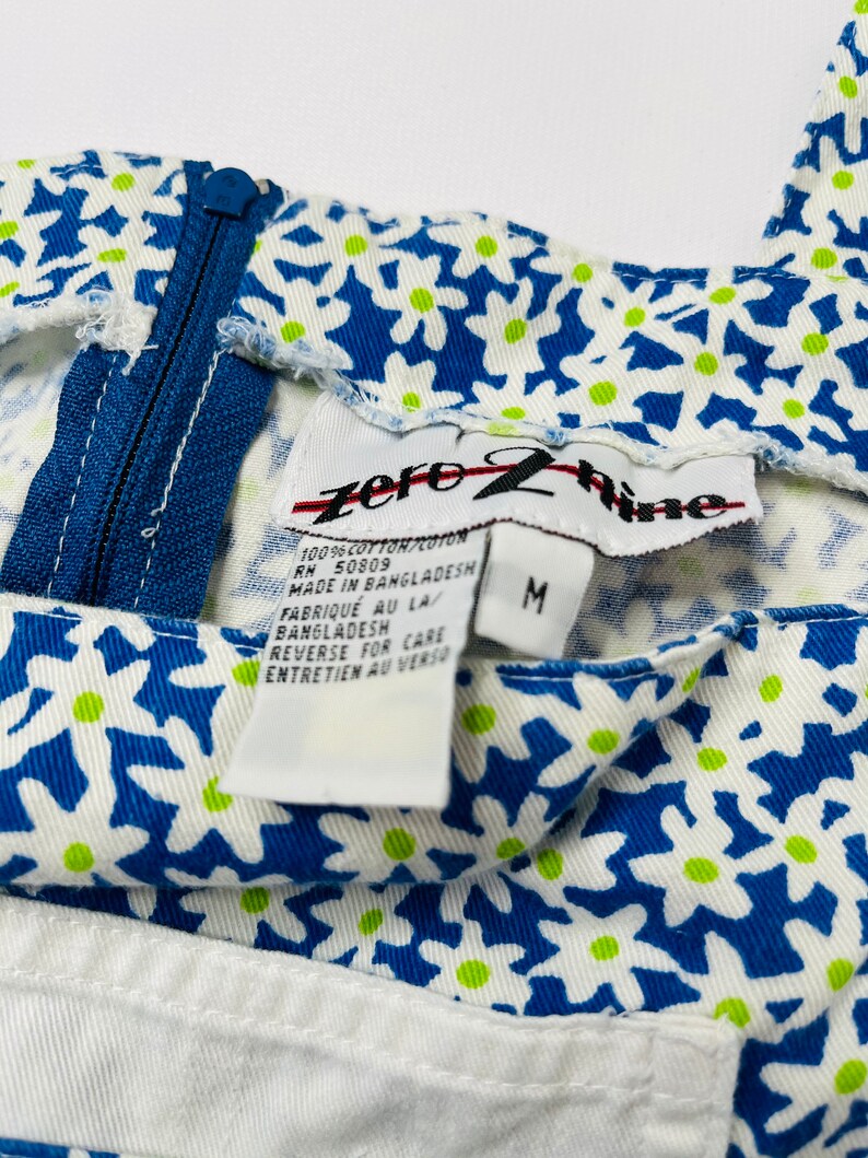 90s Streetwear Womens Medium Floral Short Overalls 90s Streetwear Womens Medium Blue Daisy Floral Short Overalls 90s Streetwear Overalls