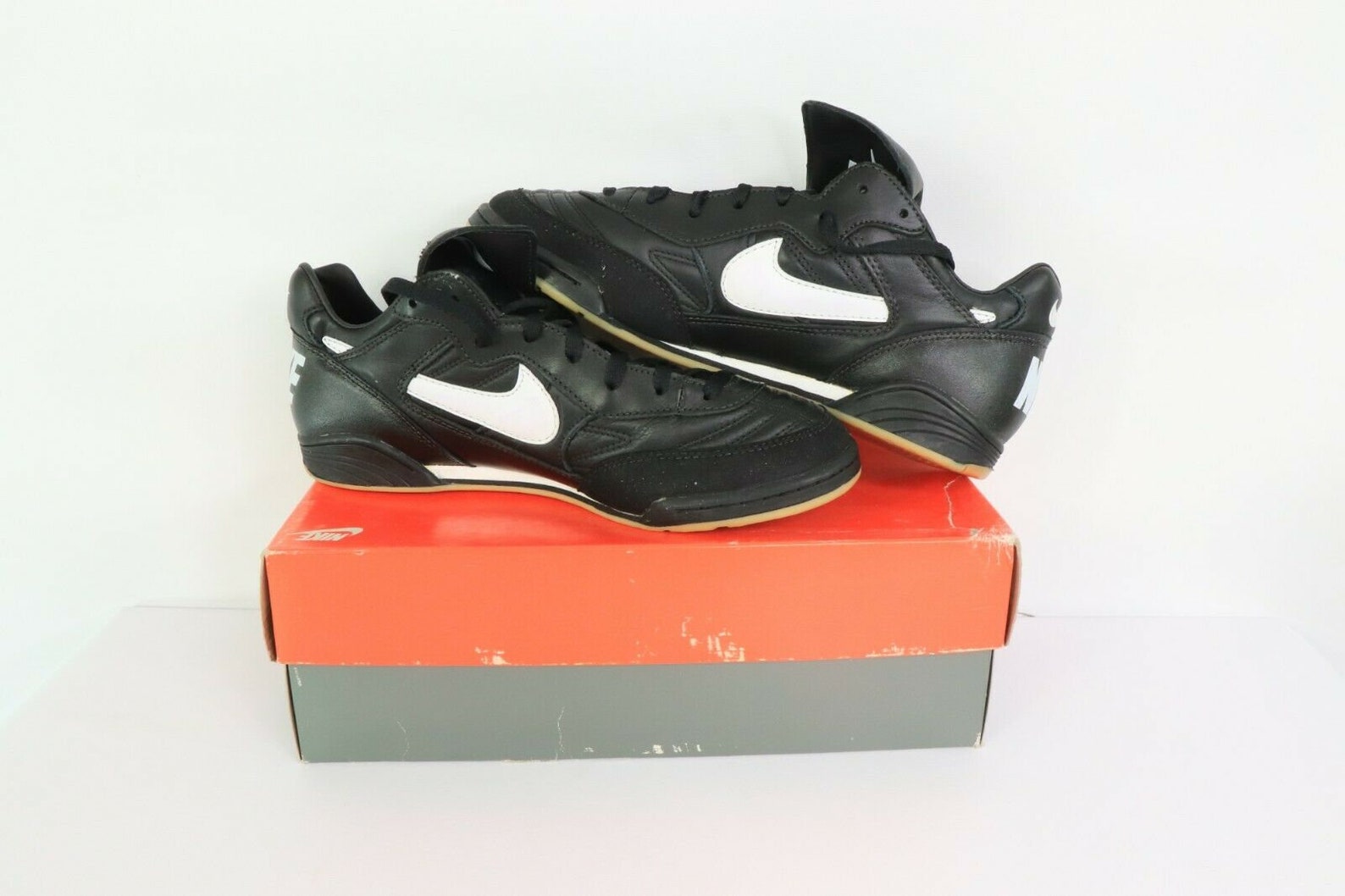 nike tiempo classics