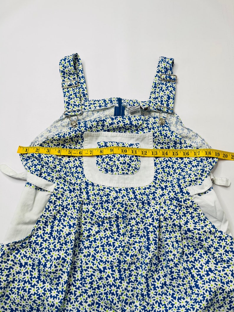 90s Streetwear Womens Medium Floral Short Overalls 90s Streetwear Womens Medium Blue Daisy Floral Short Overalls 90s Streetwear Overalls