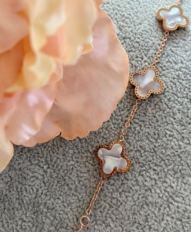 Clover Mother Of Pearl Bracelet