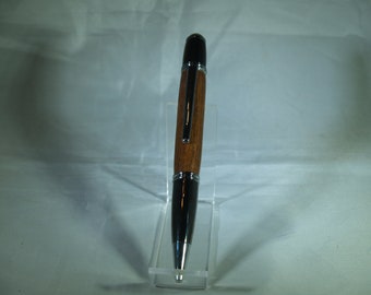 Gatsby pen in hand turned red Mora