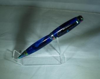 cigar pen with oil spill trim dressed in blue/purple alumilite resin