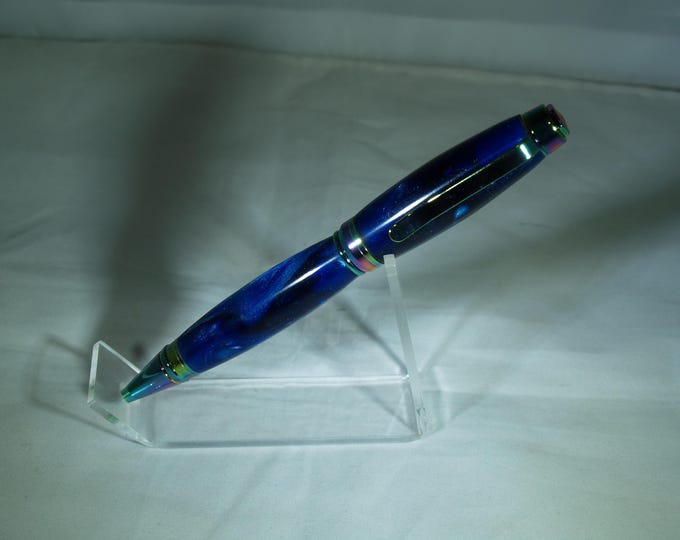 cigar pen with oil spill trim dressed in blue/purple alumilite resin