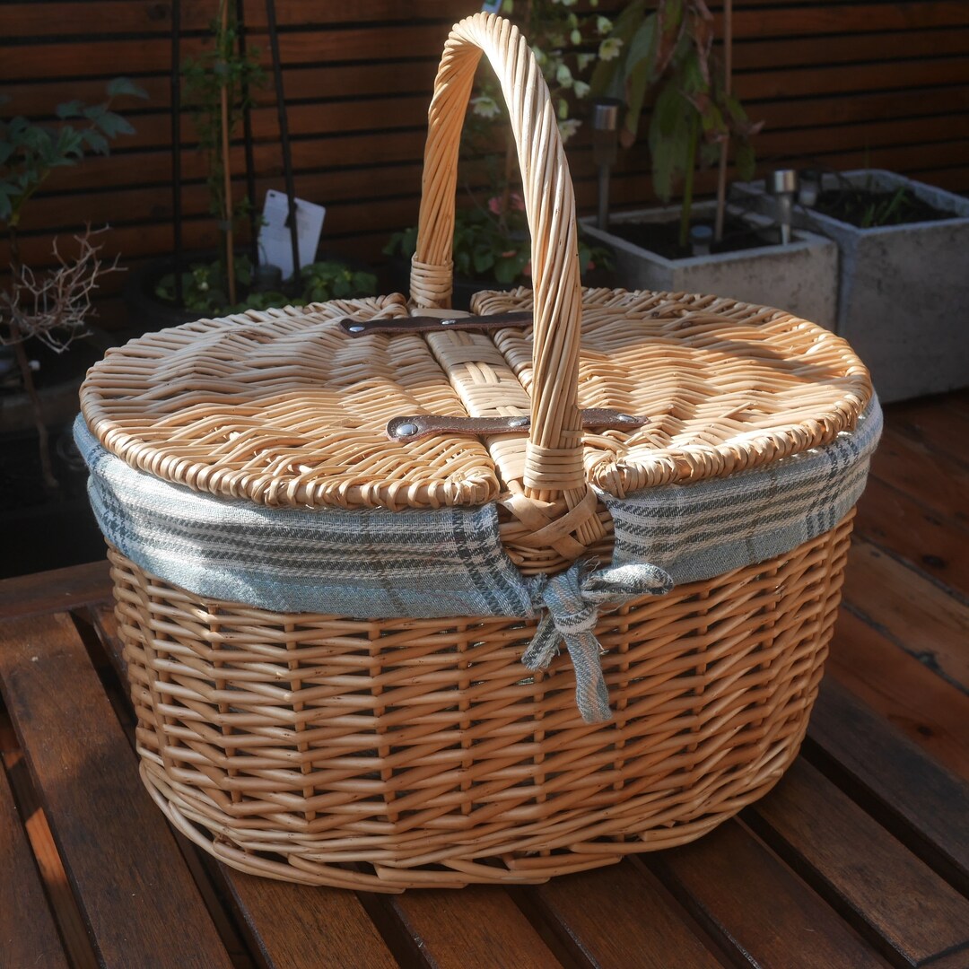 Classic Oval Picnic Basket With Tartan Lining Picnic Basket Etsy UK
