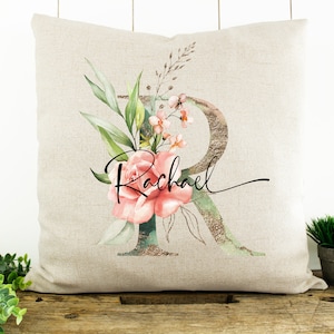 Personalisiertes Kissen mit Initialen, Namenskissen Geschenkidee, Blumenmuster-Kissen, benutzerdefiniertes Lux-Qualitätskissen mit Namen