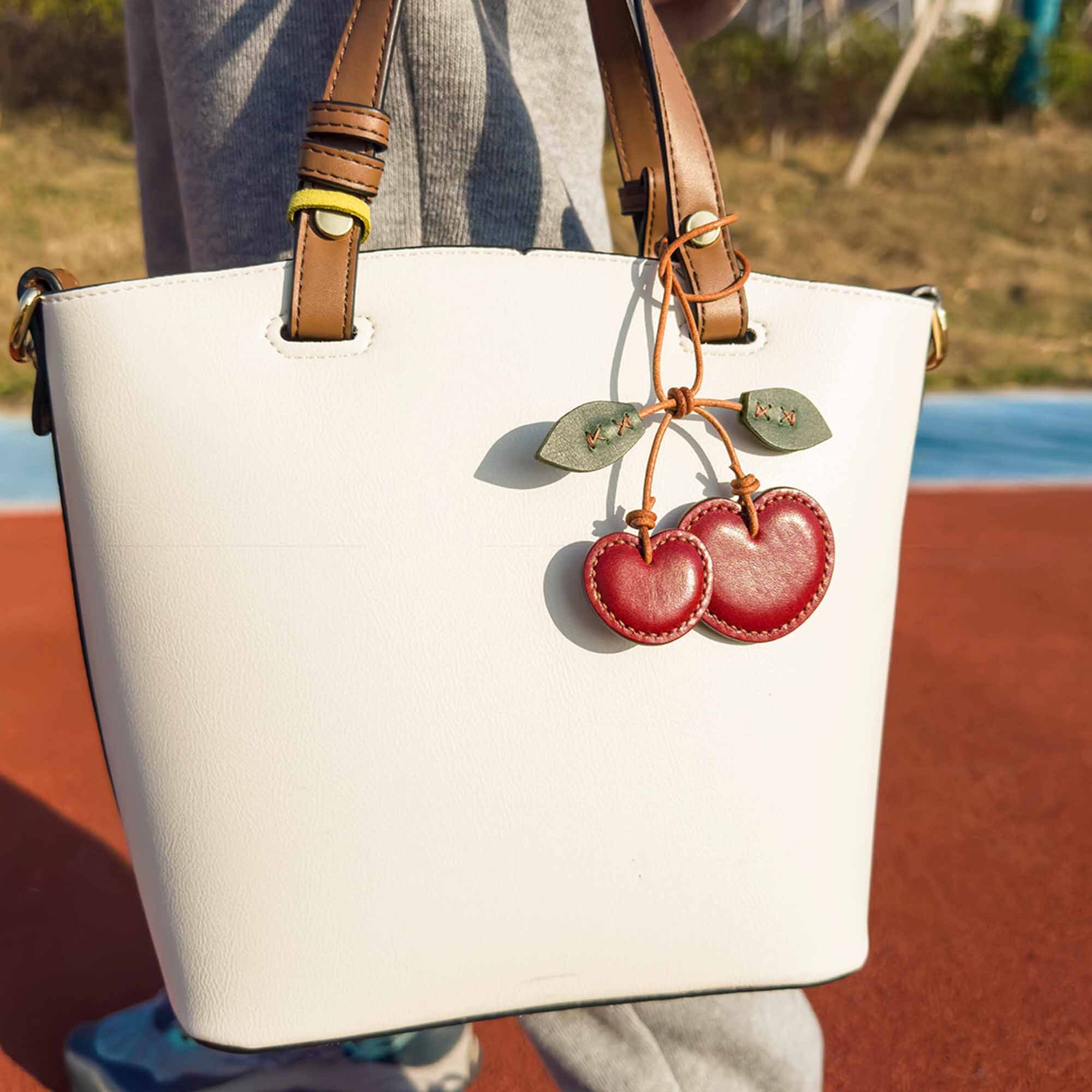 Adorno De Piel Con Forma De Cereza Para Bolso: Llavero Colgante