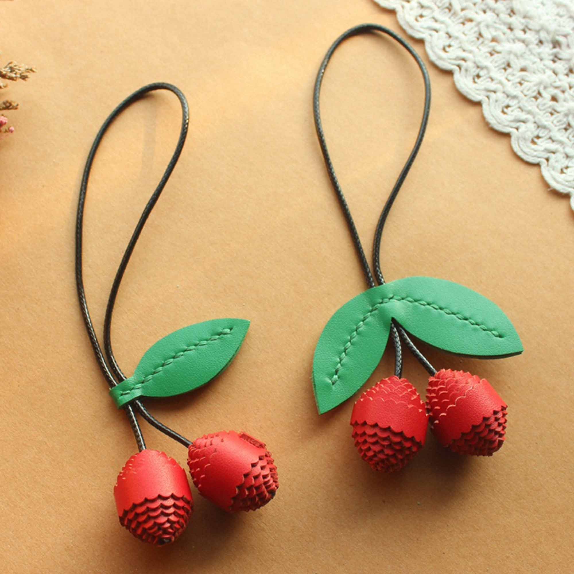 Flexita - Colgante Para Bolsa De Cereza, Llavero De Cereza, Accesorio Para Cartera, Llavero Con Colgante De Cerezas, Resina Para Mujer Con Caja, Rojo -, Normal