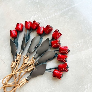 Echtes Leder Blumen Taschenanhänger, Tulpe Handtaschenanhänger, Geldbörse Zubehör Anhänger Schlüsselanhänger, Auto hängende Ornamente, Geschenk für Frau, Geburtstagsgeschenk