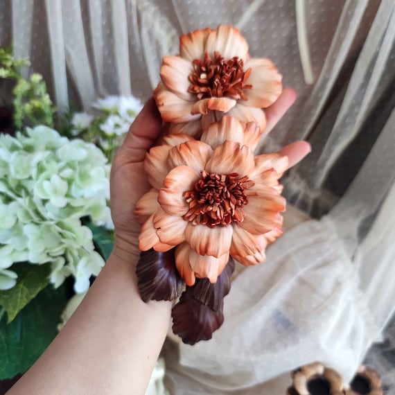 Leather Peony Bag Charm: Handmade Floral Purse Handbag  display picture 1