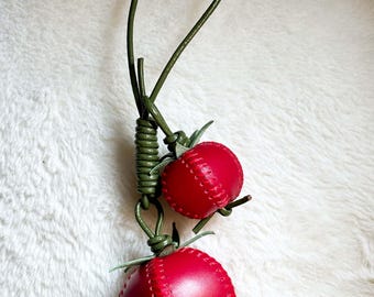 Leather 3D Tomato Bag Charm: Fruit Accessories Purse Pendant, Car Hanging Ornament, Gift for Wife, Birthday Gift