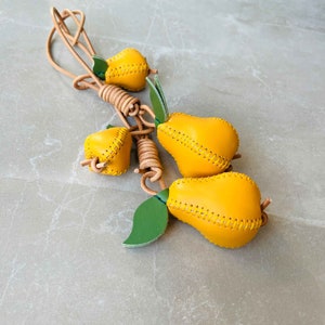 Echtes Leder Gelb Birne Taschenanhänger, Obst Handtasche Charme, Geldbörse Zubehör Anhänger Schlüsselbund, Auto hängende Verzierungen, Geburtstagsgeschenk