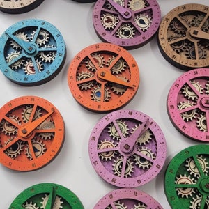 Compteur de points de vie en bois fabriqué à la main avec engrenages peints pour jeux de rôle - Gravure laser