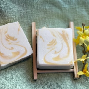 Honeysuckle Jasmine Soap Bar: Shea Butter, Tallow, and Coconut Milk