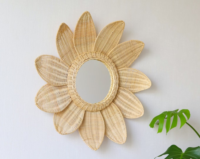 Daisy Rattan Mirror, Flower Boho Home Decor, Wall Natural Art