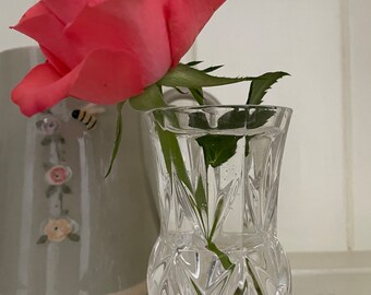 Pretty little vintage crystal glass bud vase