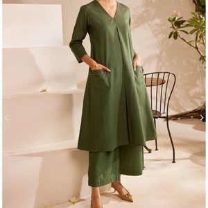 Handmade Green Muslin Kurti Pant Set: Pakistani Mehendi Outfit
