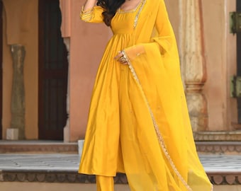Traje Anarkali de seda amarilla hecho a mano: Dupatta de organza, Salwar Kameez de talla grande
