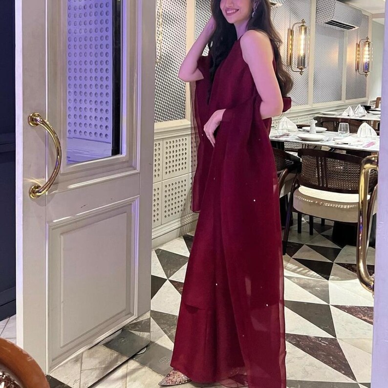"Mayoon Pakistani suit for women featuring a premium silk kurti set with organza dupatta and pant set, available in 4XL size shalwar kameez."
