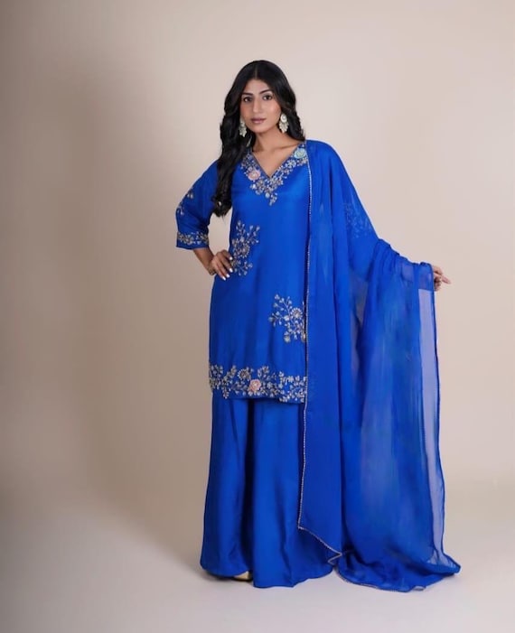 Conjunto palazzo de seda azul bordado a mano: traje punjabi para