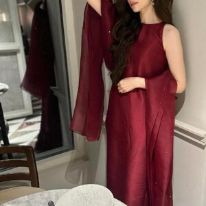 "Mayoon Pakistani suit for women featuring a premium silk kurti set with organza dupatta and pant set, available in 4XL size shalwar kameez."