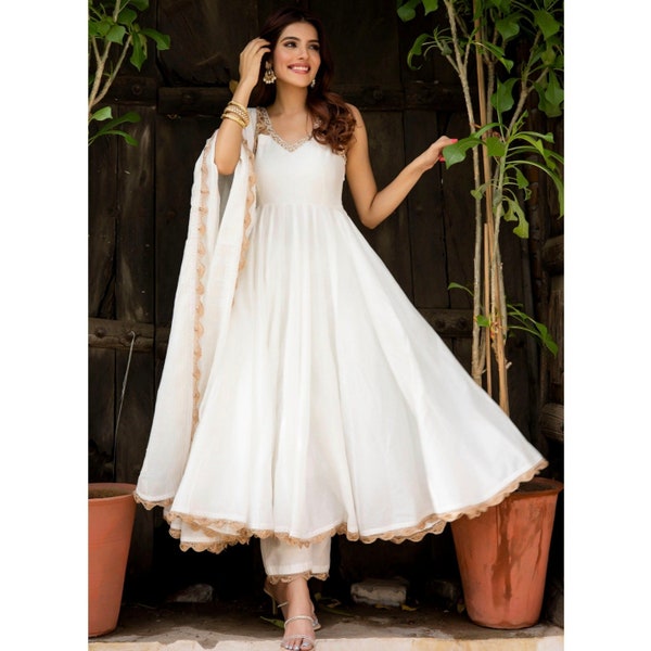 Anarkali kurti set voor vrouwen met organza dupatta, Punjabi past bij feestkleding, bruidsmeisjesoutfits in witte kleur voor bruiloft