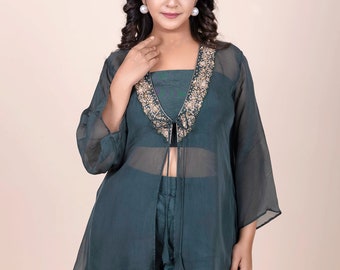 Indo-westerse geborduurde jas combiset: Indiase bruiloftsgastoutfit