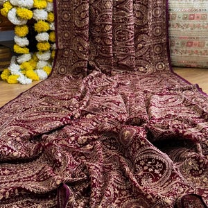 Georgette Saree: Kashmiri Ari Stickerei mit Swarovski