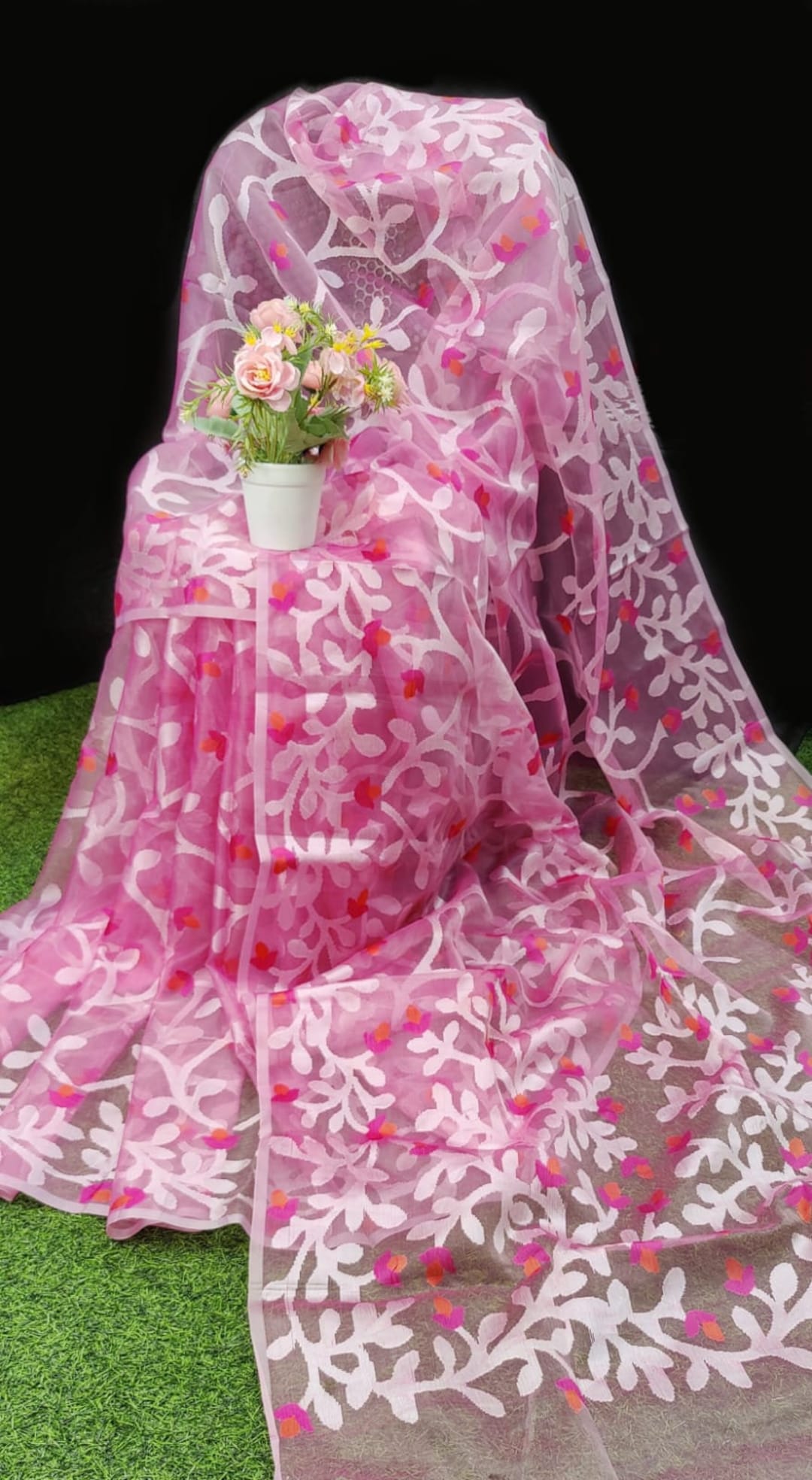 Original Muslin Jamdani Sarees for Women / Allover Floral Motif Work