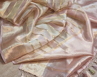 Handwoven Tissue Organza Banarasi Silk Saree: Tassel Detail
