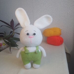 かぎ針編みのバニーのおもちゃニットバニー手作りニットバニー子供へのギフトおもちゃのバニー素晴らしい家の装飾