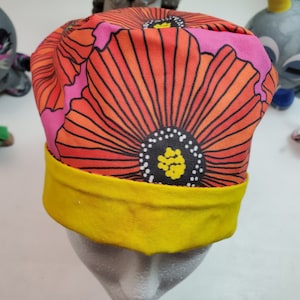 Scarlet poppies on fuschia with coordinating print pixie scrub cap